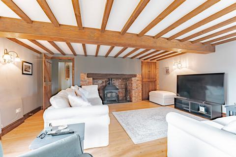 5 bedroom barn conversion for sale, Silver Street, Besthorpe, NR17