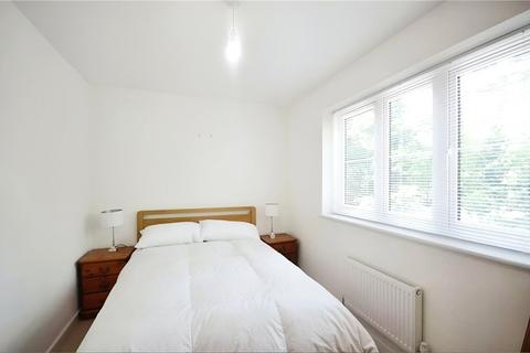 4 Millers Grove, Woodley, Reading, RG5 4AF