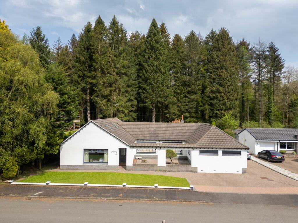 Wellknowe Avenue, Thorntonhall 5 bed detached bungalow for sale £579,000