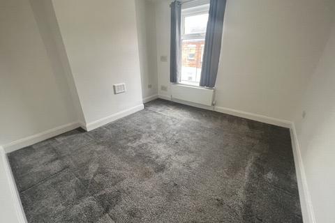 2 bedroom terraced house to rent, Vernon Road, Leicester, LE2