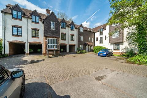 2 bedroom flat for sale, Newbury,  Berkshire,  RG14