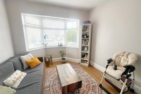 1 bedroom apartment to rent, Napier Road, London E11