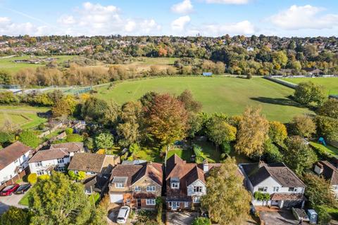 69 Fieldway, Chalfont St Peter, Gerrards Cross, SL9 9SQ