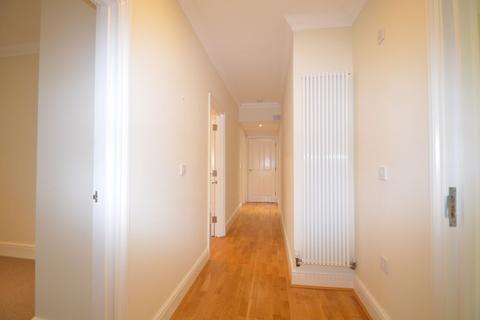 3 bedroom flat to rent, Beulah Hill, Crystal Palace SE19