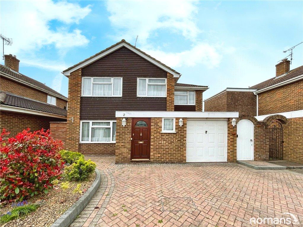 Wren Close, Yateley, Hampshire 4 bed detached house for sale £530,000