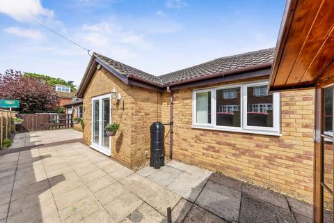 2 bedroom detached bungalow for sale,  1A The Close, Kettering NN15