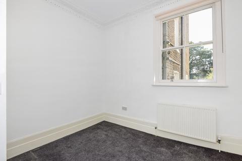 1 bedroom flat to rent, Tresco Road London SE15