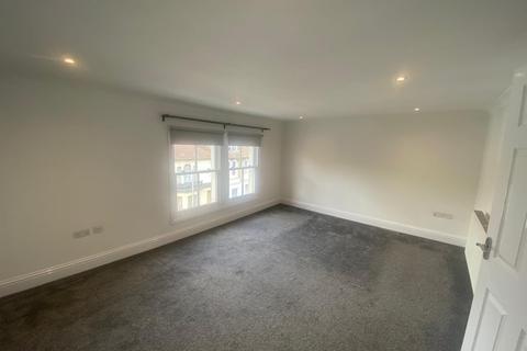 2 bedroom apartment to rent, Cobham Street, Gravesend, Kent, DA11
