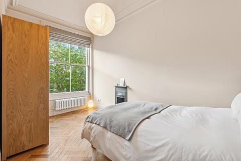 2 bedroom flat for sale, Upper Addison Gardens, London