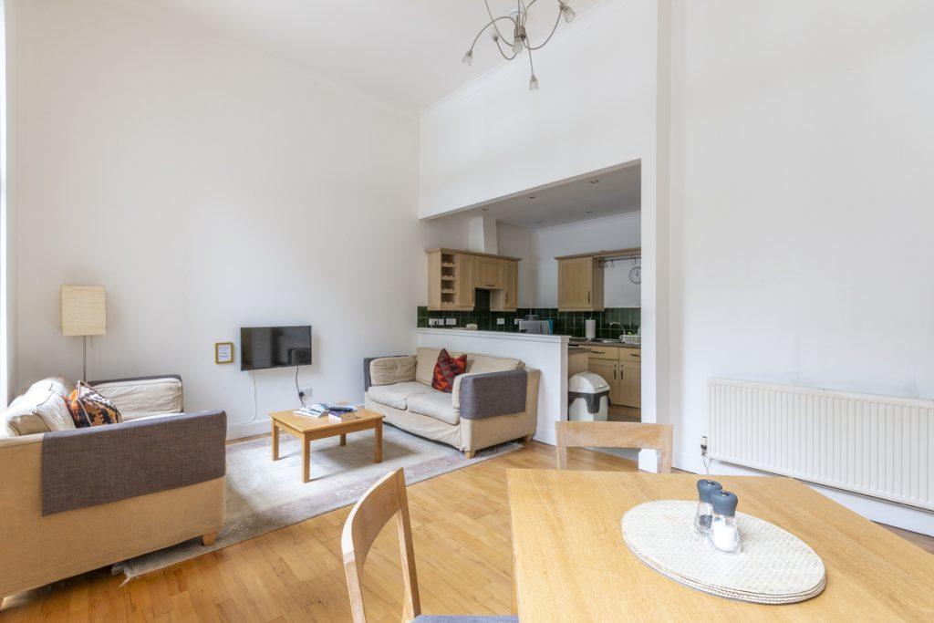 1000L Hopetoun Crescent, Edinburgh... 3 bed flat £2,190 pcm (£505 pw)