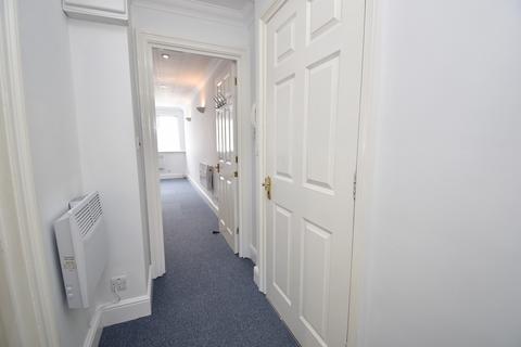 1 bedroom flat to rent, Westward Road, Chingford , London. E4 8LX