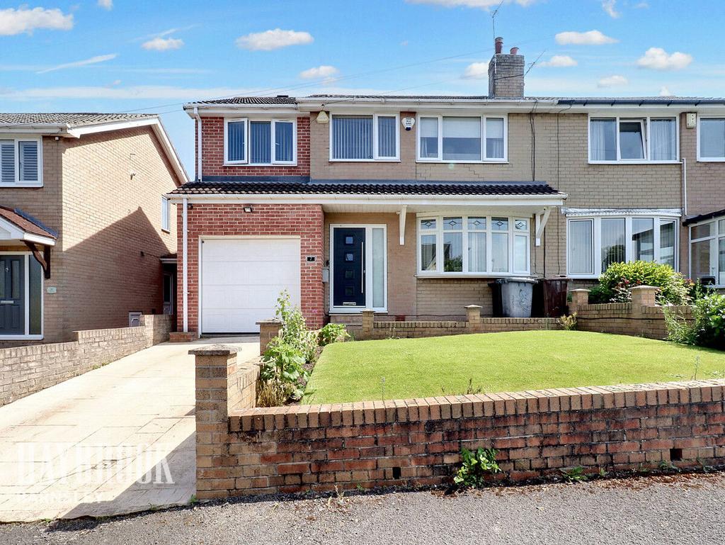 Roy Kilner Road, Wombwell 4 bed semidetached house for sale £240,000