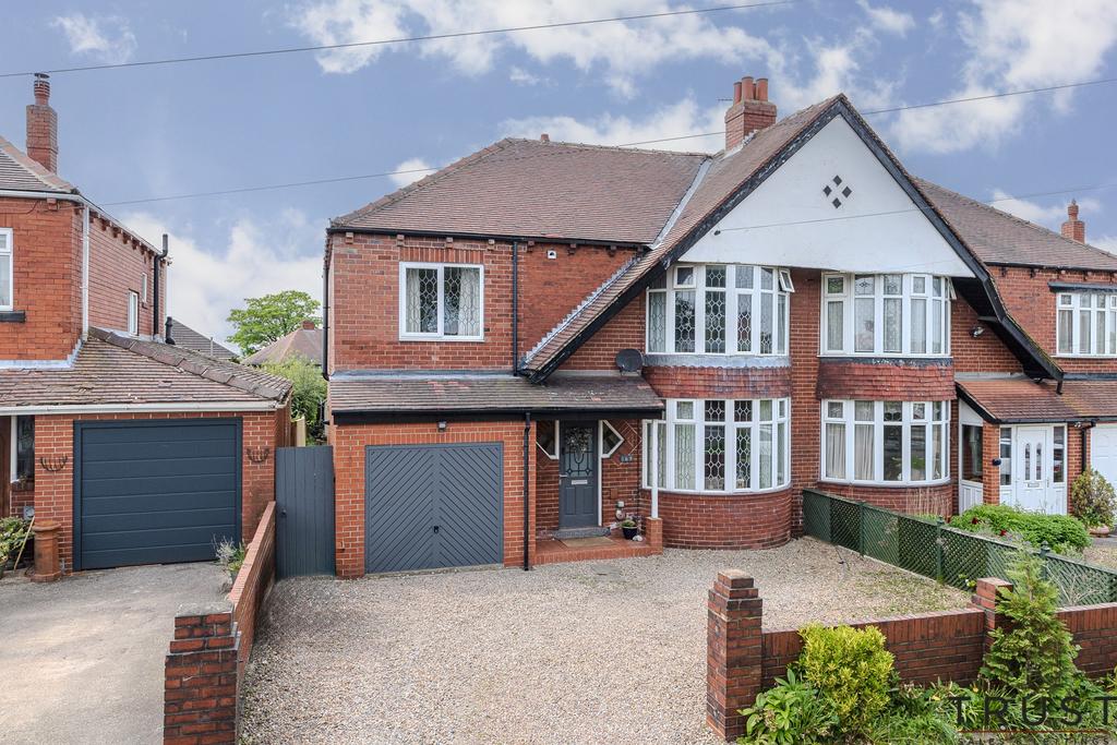 Ossett WF5 4 bed semidetached house for sale £335,000