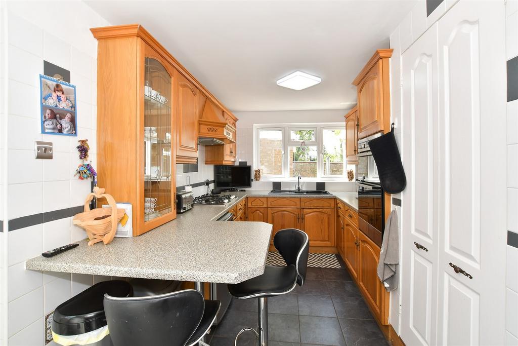 Laurel Grove, Kingswood, Maidstone, Kent 4 bed detached house for sale