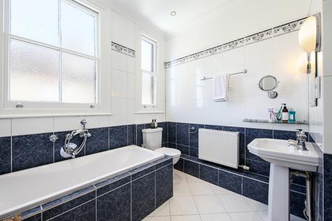 5 bedroom flat for sale, Prebend Mansions, Chiswick High Road, London