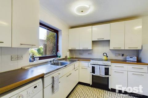 3 bedroom terraced house for sale, Island Close, Staines-upon-Thames, Middlesex, TW18