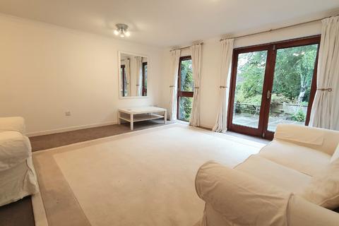 3 bedroom terraced house for sale, Island Close, Staines-upon-Thames, Middlesex, TW18