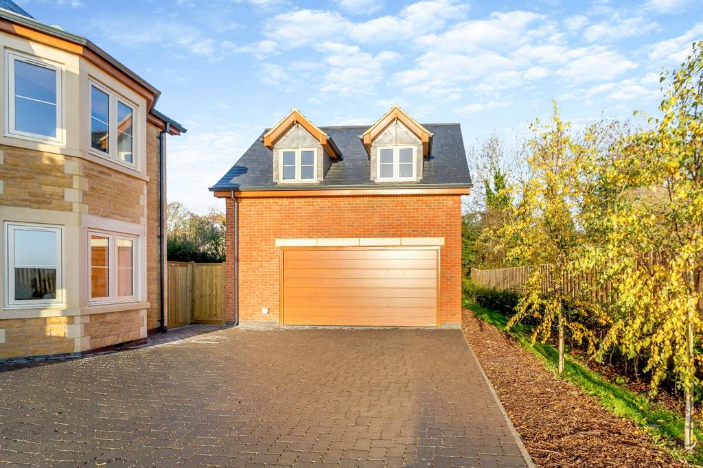 Garage/Driveway