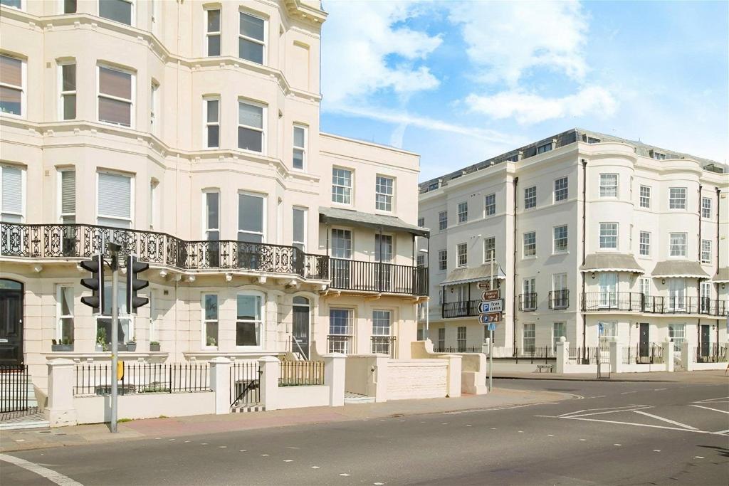 Worthing, BN11 3QF 1 bed flat to rent £1,100 pcm (£254 pw)