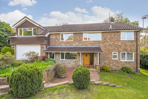 1 Hurstmere Close, Grayshott, Hindhead, GU26 6TR