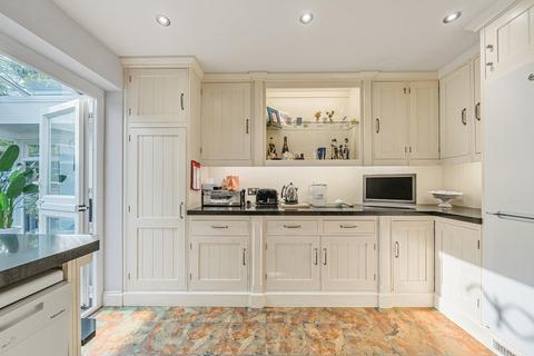 1 Hurstmere Close, Grayshott, Hindhead, GU26 6TR