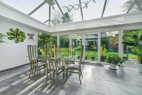 1 Hurstmere Close, Grayshott, Hindhead, GU26 6TR