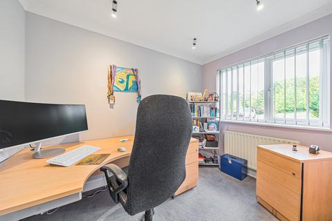 1 Hurstmere Close, Grayshott, Hindhead, GU26 6TR