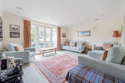 3 bedroom apartment for sale, Larchmoor Park, Stoke Poges, Buckinghamshire, SL2