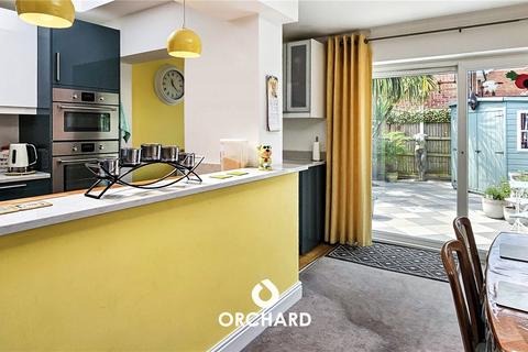 3 Kempton Close, Uxbridge, UB10 8RP