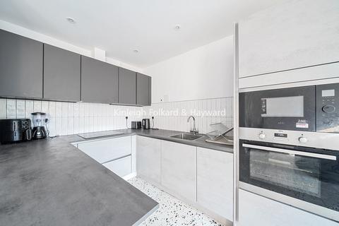 5 bedroom house to rent, Hallowell Close, Mitcham, CR4