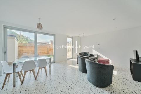 5 bedroom house to rent, Hallowell Close, Mitcham, CR4