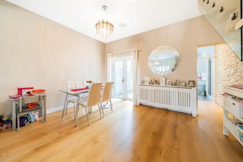 4 bedroom end of terrace house to rent, Appach Road Brixton SW2