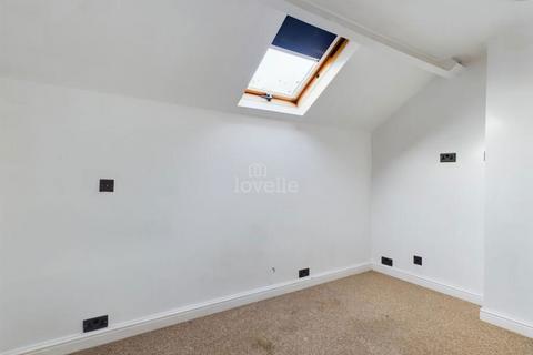 6 Briars Lane, Stainforth, Doncaster, DN7 5AZ