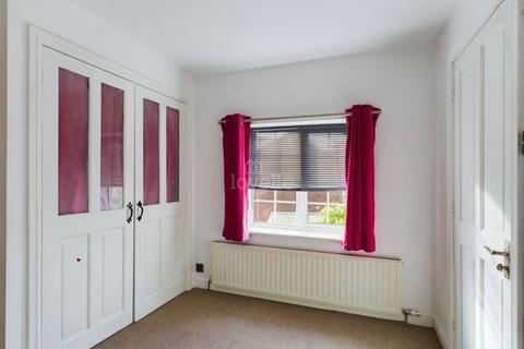 6 Briars Lane, Stainforth, Doncaster, DN7 5AZ