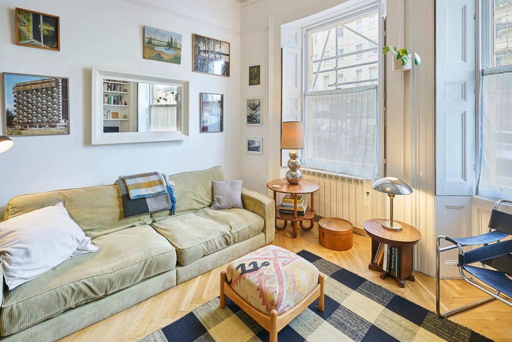 Apartment in Hove, Brunswick - More