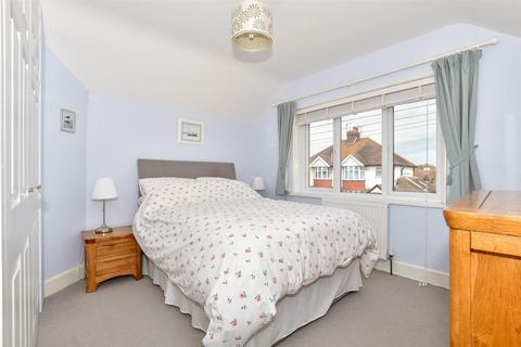 7 Bognor Drive, Herne Bay, CT6 8QP