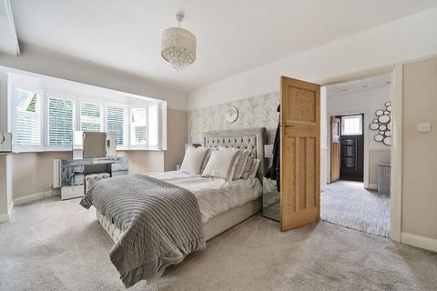 14 Coulsdon Road, Coulsdon, CR5 2LA