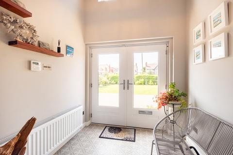 3 bedroom detached house for sale, Clifton Drive North, Lytham St. Annes, FY8