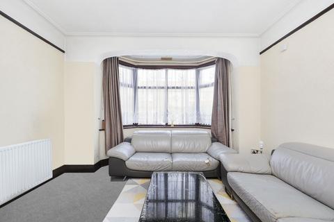 4 bedroom house for sale, Brook Road, Newbury Park /seven Kings, IG2