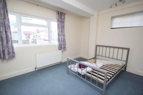 141 Bournemouth Park Road, Southend-on-sea, SS2 5JN