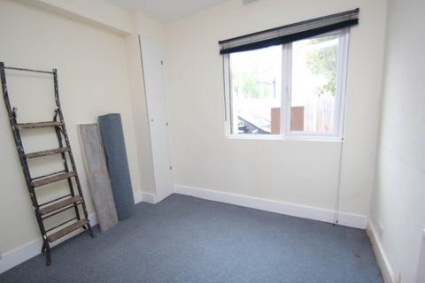141 Bournemouth Park Road, Southend-on-sea, SS2 5JN