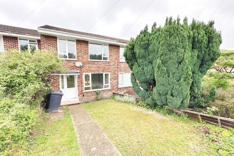3 bedroom terraced house to rent, Harcourt Close, Uckfield TN22