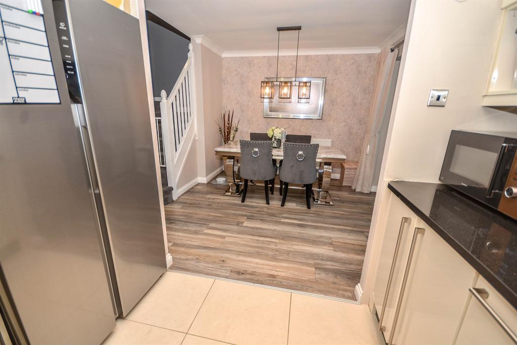 Kitchen / Dining Roo