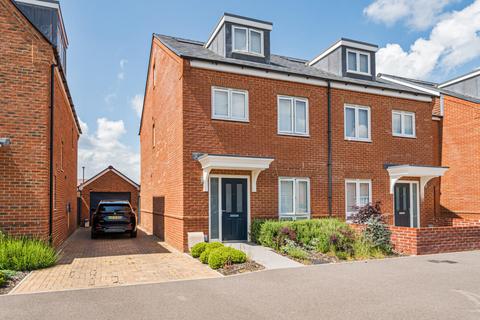 3 bedroom end of terrace house for sale, Pembers Farm Avenue, Fair Oak, Eastleigh, Hampshire, SO50