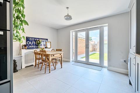 3 bedroom end of terrace house for sale, Pembers Farm Avenue, Fair Oak, Eastleigh, Hampshire, SO50