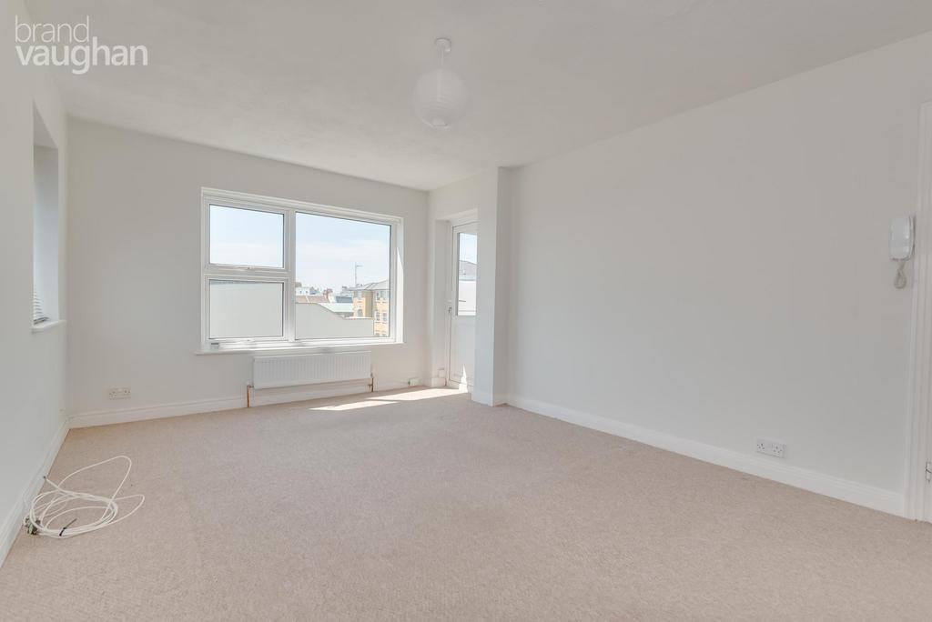 Rugby Court, Bristol Gardens, Brighton, East Sussex, BN2 2 bed flat to