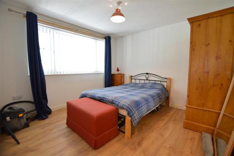 2 bedroom bungalow to rent, Peterhouse Close, Stamford, PE9