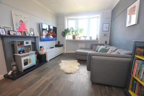 4 bedroom flat to rent, Pilton Avenue, Edinburgh, EH5