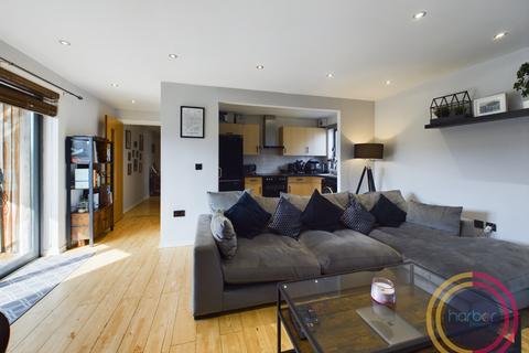 2 bedroom flat for sale, Moore Street, Gallowgate, Glasgow, G40 2AD