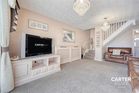 8 Crest Avenue, Grays, RM17 6RW